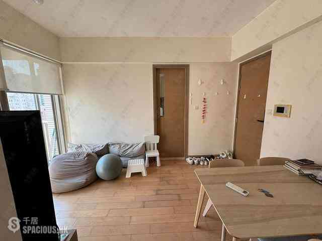 Sai Ying Pun - Island Crest Block 1 02