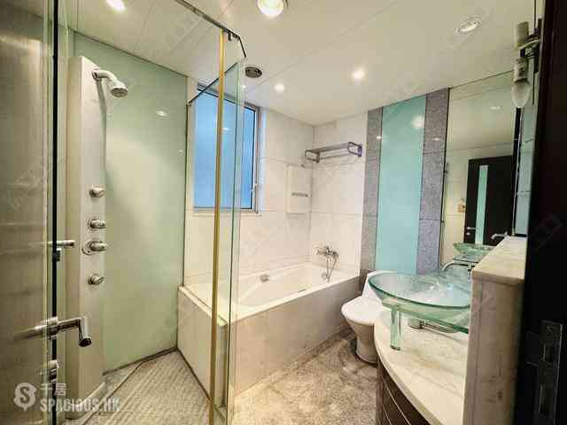 West Kowloon - The Harbourside 12
