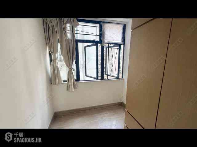 Causeway Bay - Kin Ga Building 04