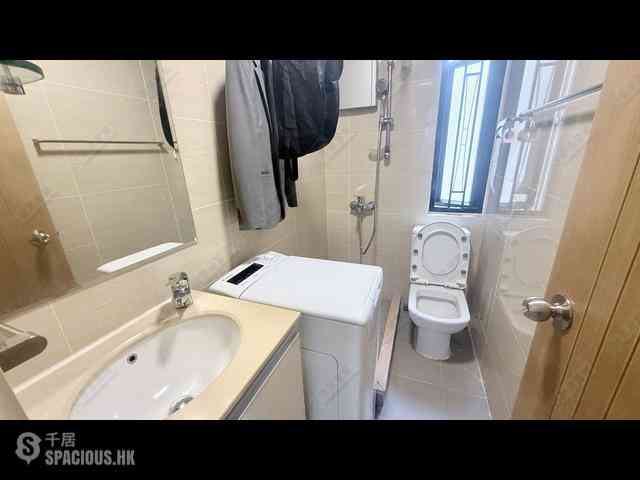 Causeway Bay - Kin Ga Building 05