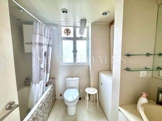 Happy Valley - 24-26, King Kwong Street 03