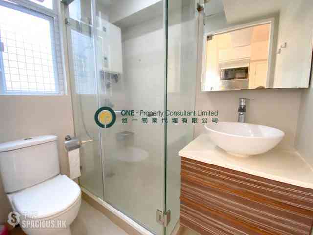 Kennedy Town - Chin Hom Court 04