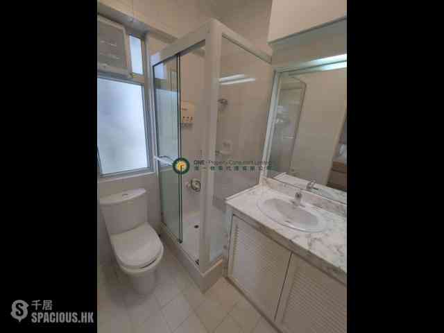 Mid Levels West - Realty Gardens 09