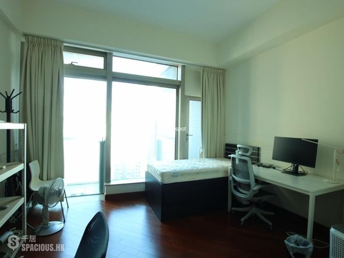 Wan Chai - The Avenue 01