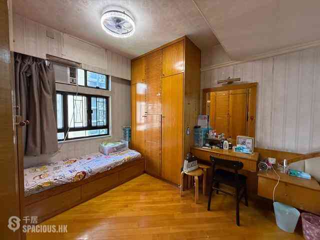 Sai Ying Pun - Silver Court 06