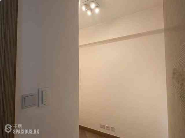 Tseung Kwan O - The Wings Ocean Wings Block 6B 02