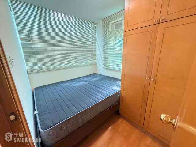 Causeway Bay - Lai Yuen Apartments 01