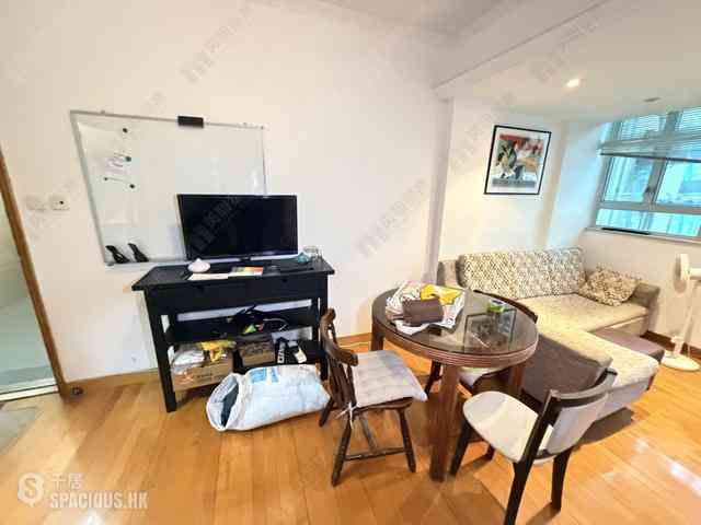 Causeway Bay - Lai Yuen Apartments 04