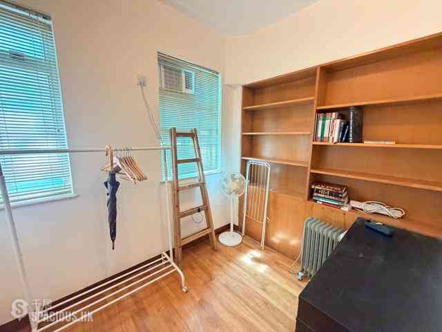 Causeway Bay - Lai Yuen Apartments 11