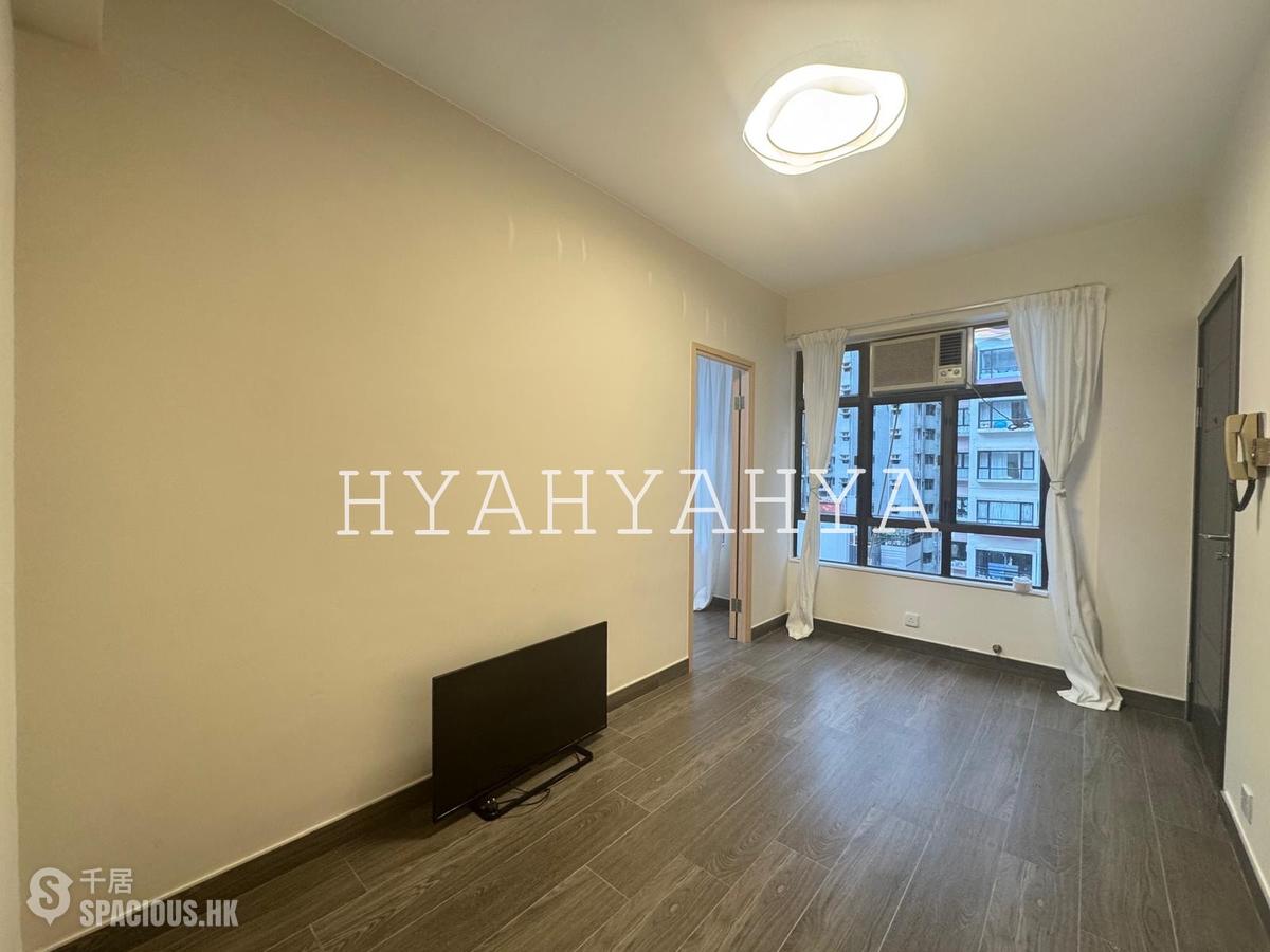 Mid Levels Central - Good View Court 01