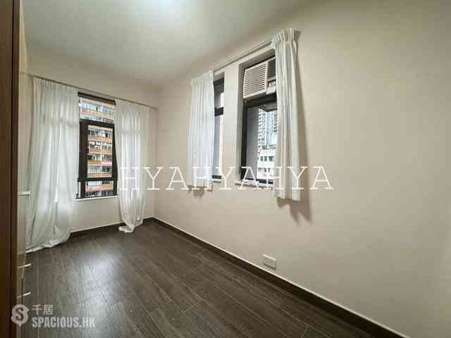 Mid Levels Central - Good View Court 03