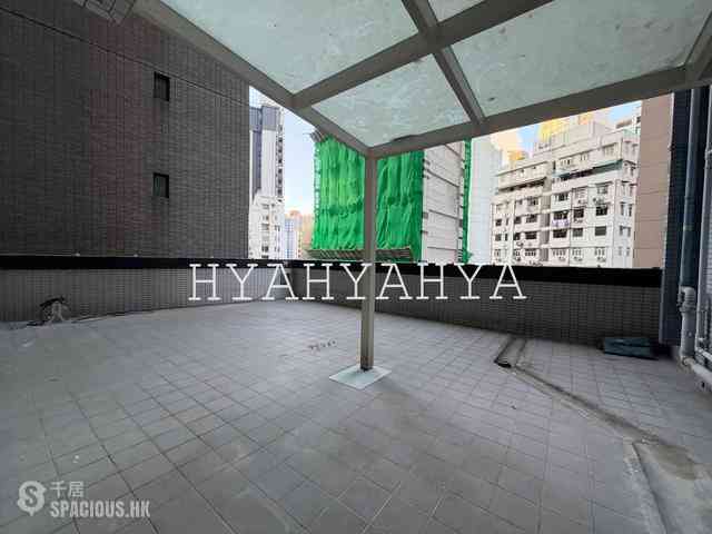 Soho - Centrestage 01