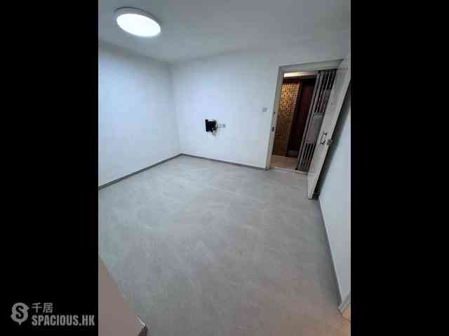 Fortress Hill - Kwong Chiu Terrace Block B 04