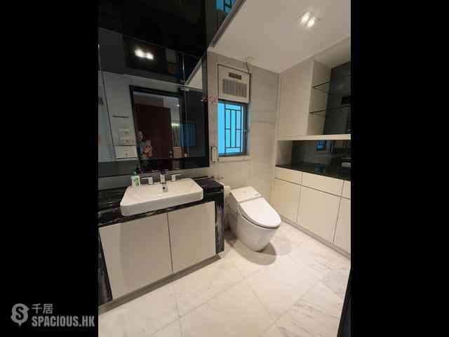 Tseung Kwan O - Tseung Kwan O Plaza Phase 1 Block 1 07