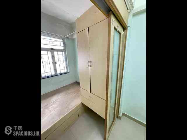 Sheung Wan - 62-64, Queen's Road West 02