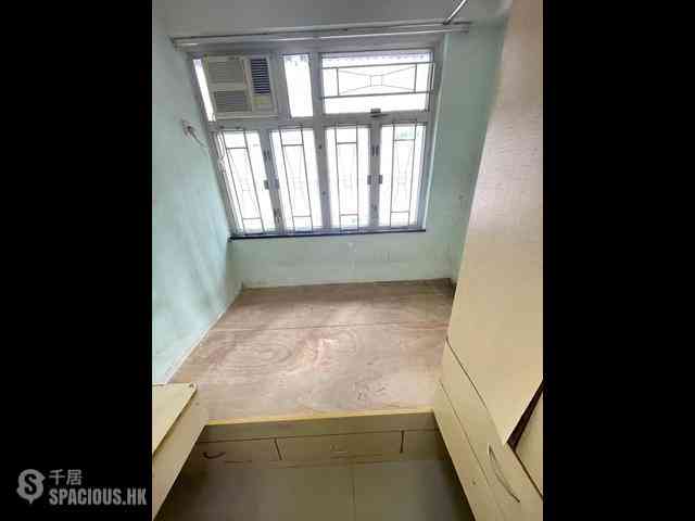 Sheung Wan - 62-64, Queen's Road West 03