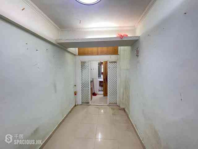Sheung Wan - 62-64, Queen's Road West 04