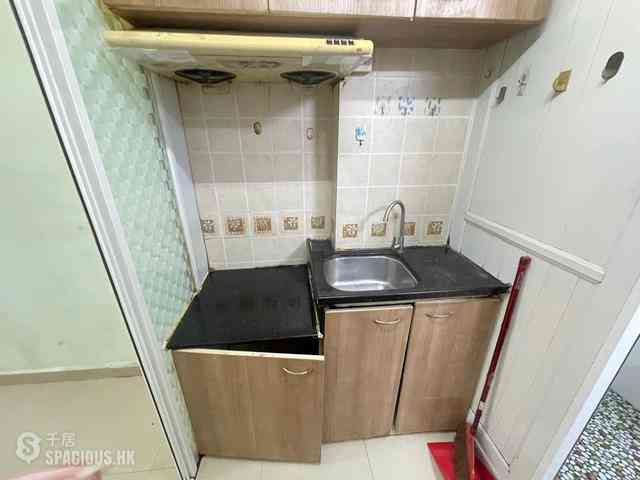 Sheung Wan - 62-64, Queen's Road West 05