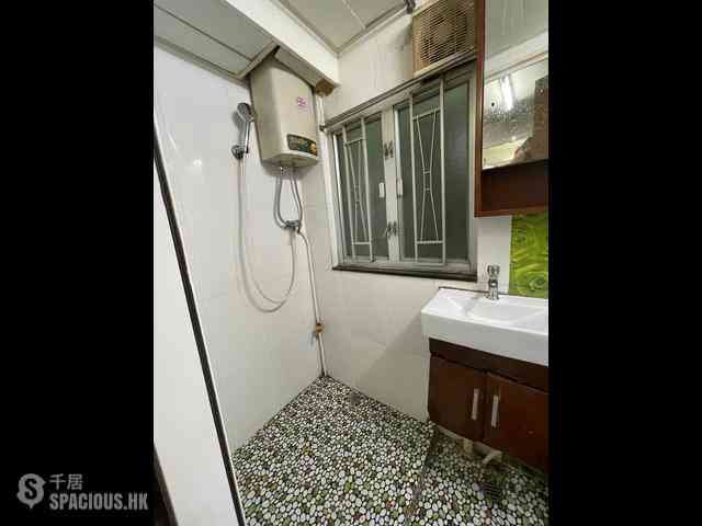 Sheung Wan - 62-64, Queen's Road West 07