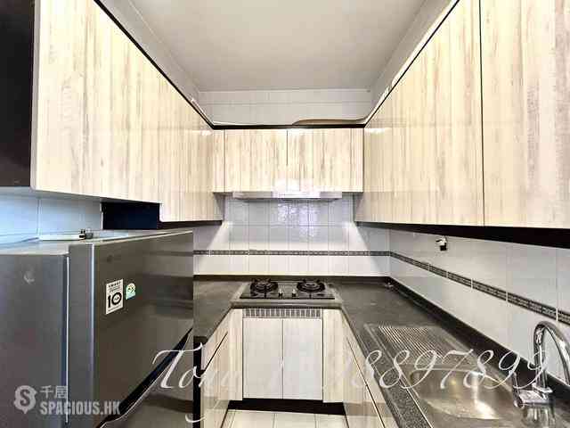 Mid Levels Central - Hillsborough Court Block 2 09