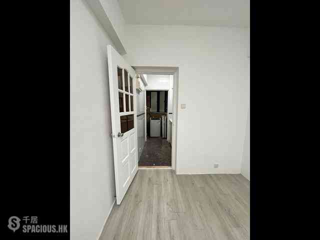 Mid Levels Central - Rich Court 04