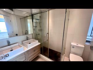 West Kowloon - Sorrento Phase 2 Block 1 03
