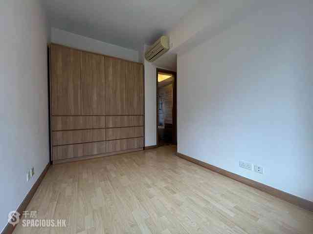 Sai Ying Pun - Island Crest 05