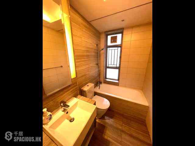 Sai Ying Pun - Island Crest 09