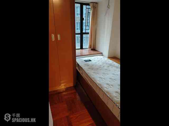 Wan Chai - Tai Yuen Court 01
