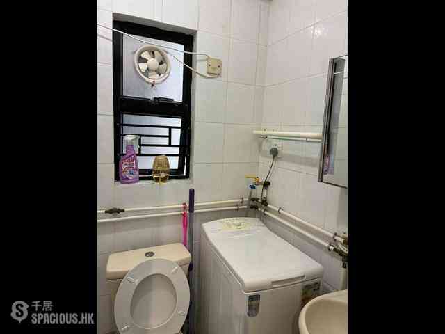 Wan Chai - Tai Yuen Court 03