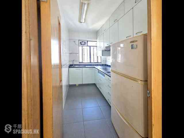 Sai Ying Pun - True Light Building 04