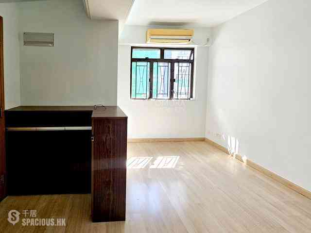 Sai Ying Pun - True Light Building 05