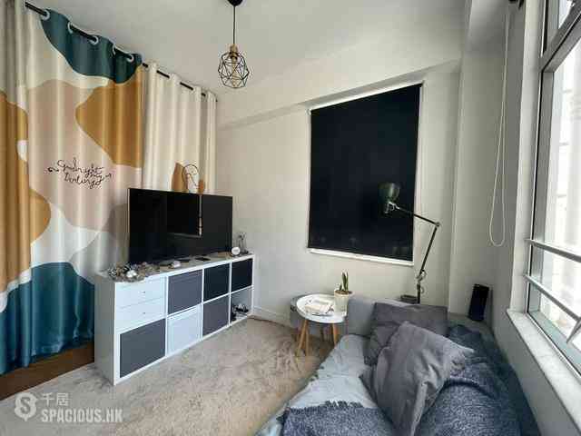 Wan Chai - Vincent Mansion 01