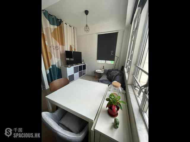 Wan Chai - Vincent Mansion 02
