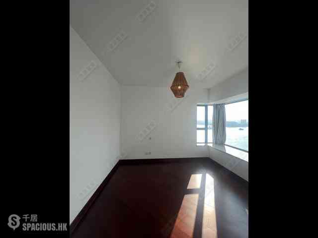 Tai Kok Tsui - The Long Beach 06
