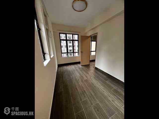 Mid Levels Central - Good View Court 03