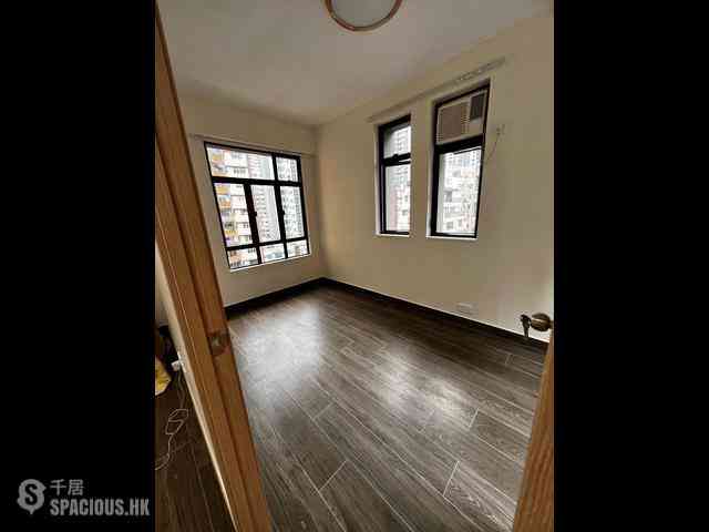 Mid Levels Central - Good View Court 06