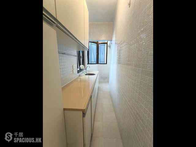 Causeway Bay - Kin Ga Building 03