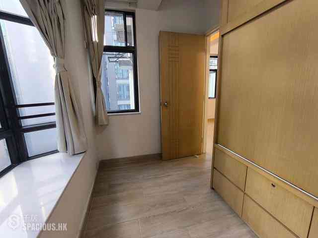 Causeway Bay - Kin Ga Building 07