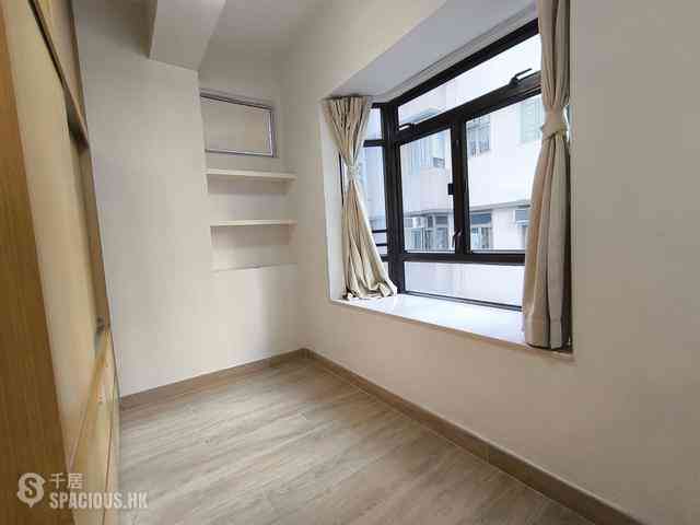 Causeway Bay - Kin Ga Building 08