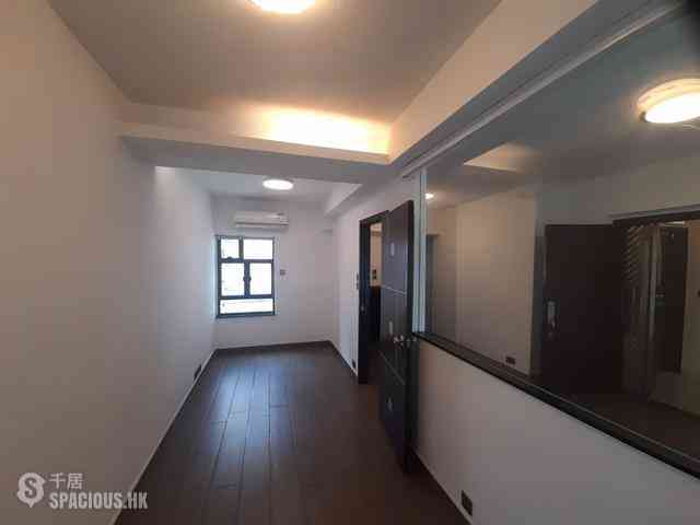 Mid Levels Central - Maxluck Court 06