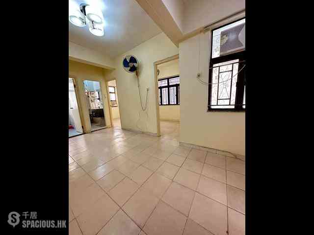Luen Wo Hui - Luen Wong Building (House) 01
