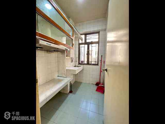 Luen Wo Hui - Luen Wong Building (House) 03