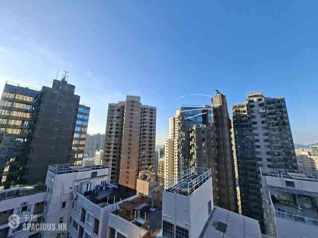 Mid Levels West - Emerald Gardens 01