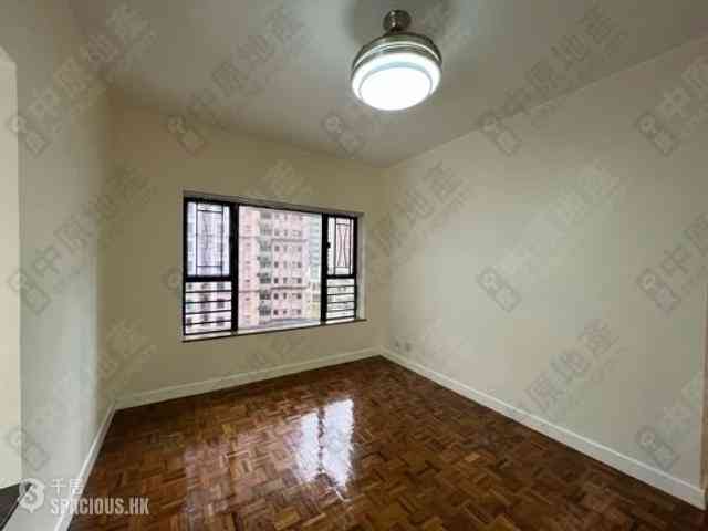 Mid Levels Central - Flourish Court 03