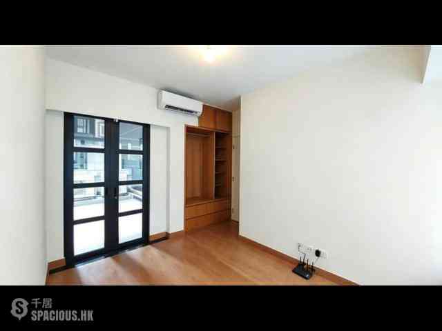 Happy Valley - The Aster (Resiglow) 09