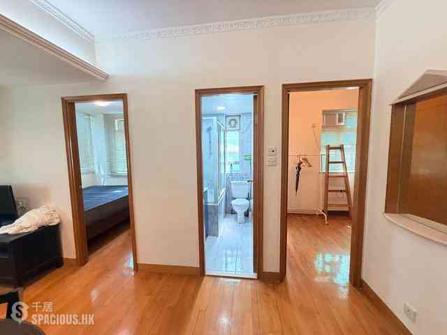 Causeway Bay - Lai Yuen Apartments 06
