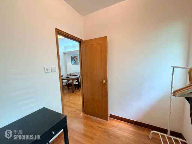 Causeway Bay - Lai Yuen Apartments 07