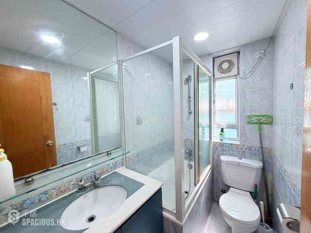 Causeway Bay - Lai Yuen Apartments 11