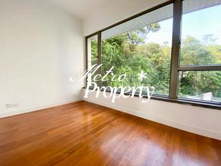 The Peak - Mount Austin Estate 10